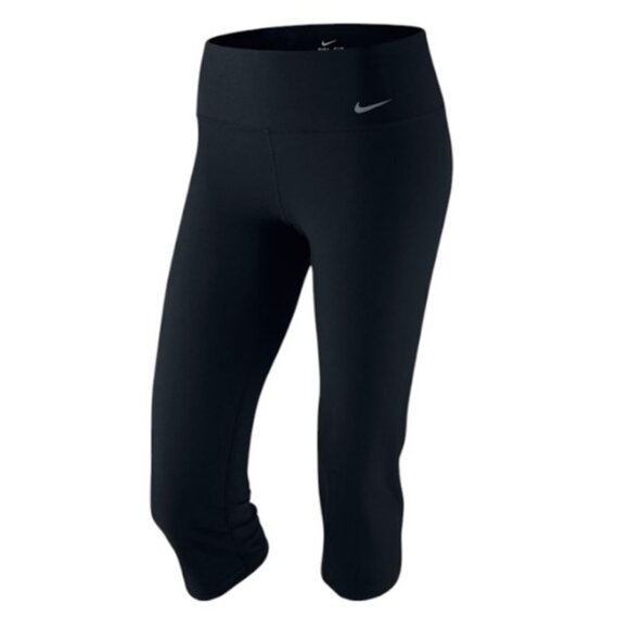 Nike Fit Dry black cropped straight capri pants size M - Picture 1 of 4
